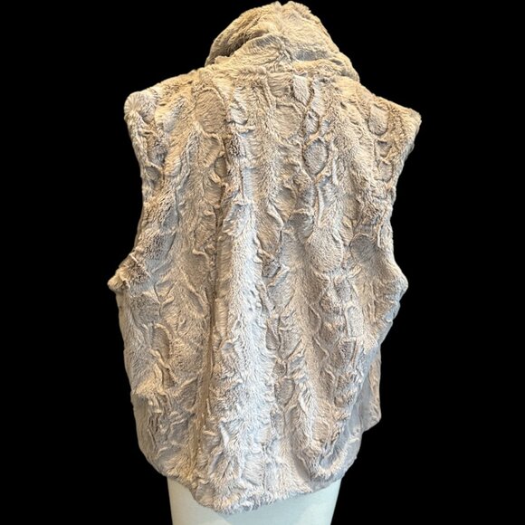 NEW Jack Soft Camel Faux Fur Vest - Picture 3 of 10